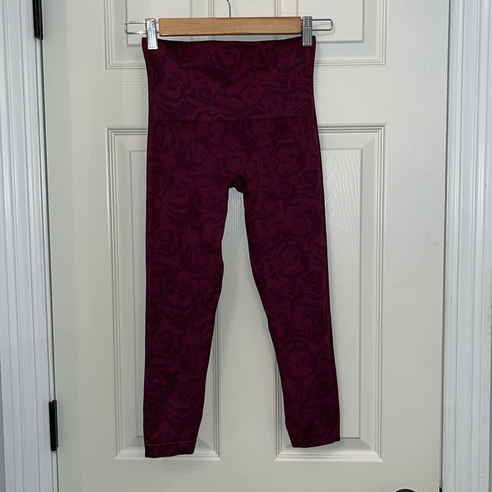 Spanx Garnet Rose Print Look at Me Now Cropped‎ Seamless Legging Sz Medium